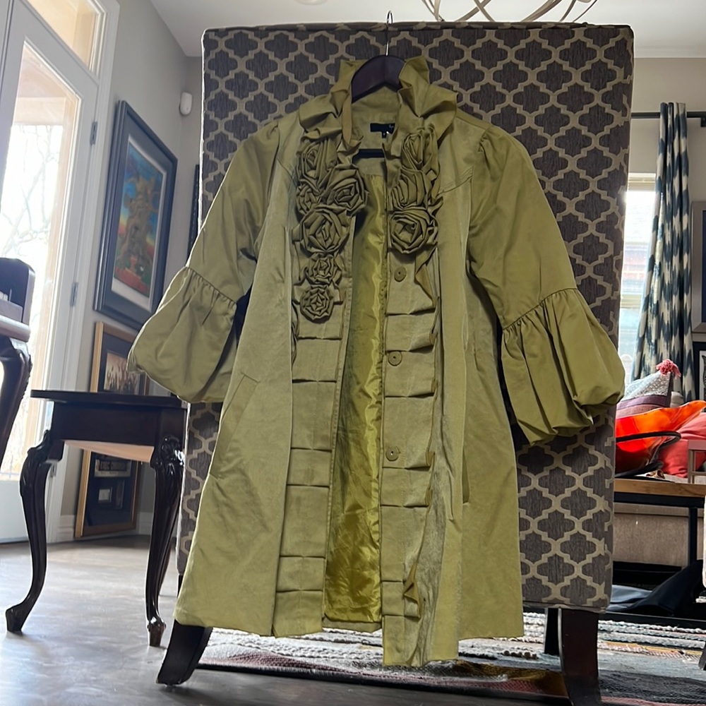 Yellow jacket size small Ryu